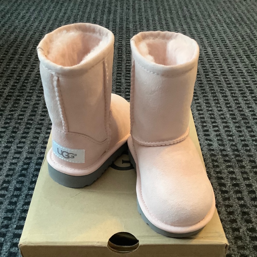 Ugg Uggs Classic baby toddler girls baby pink boots 6